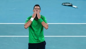 你这么说肯定没有错！可是你忘记了一个基本事实，中国还养了数不尽的不干活但是比你生活质量好百倍的人，你咋不去喷呢？